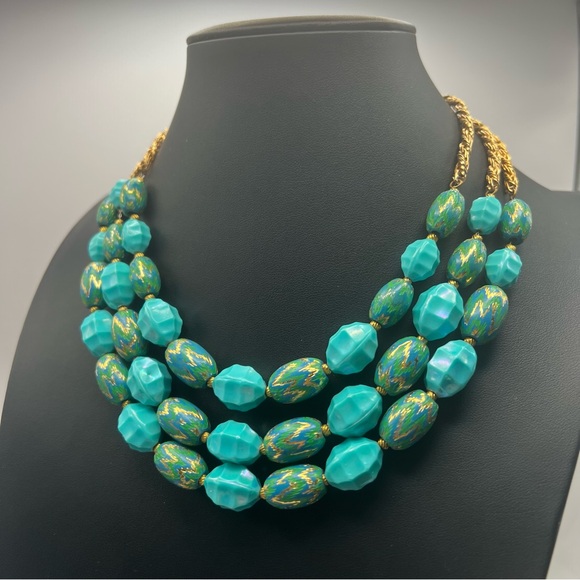Elegant Vintage Hobe Turquoise Chevron Lucite Beaded Necklace w/ Gold Tone Chain - Picture 2 of 12
